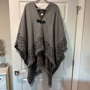 NWOT Gray/Leopard Print  Cape -One Size